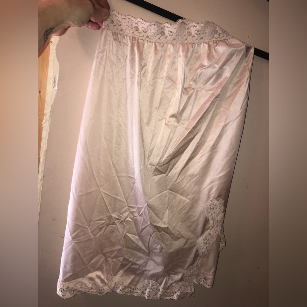 ♥️HP♥️Vassarette vintage satin and lace slip